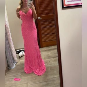 Prom dress. Bubblegum pink. SIZE 1/2. Never worn, only tried on.